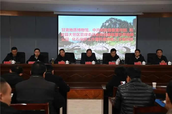 ��������������ʹ�԰����ʯ����������ѵ�߿��մ����˲Ŷ�����ѵ�Բ����Ļ