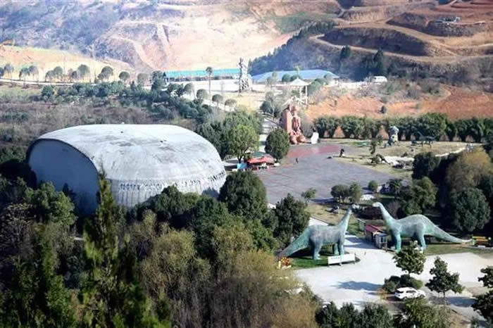 �й��������о����Ľ�����ʽ�ں�������ɽ��������ʯȺ���Ҽ���Ȼ�����������־���