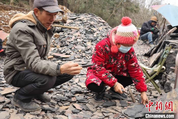 ����ʡ�˲�������������ƺ�����Ӵ�ũ����ɵĻ�ʯԵ����������ũ��������ʯ��ʦ��