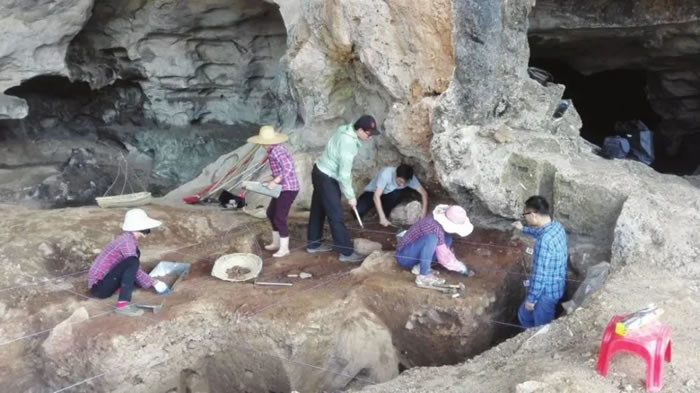 �㶫Ӣ��������ַ��������Ұ�����˵ı����ഺ