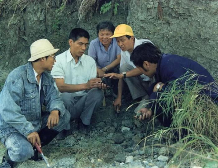 ���ִ�ѧ���ʲ���ݣ�ʱ���ļ�֤ ��ѧ�İ���