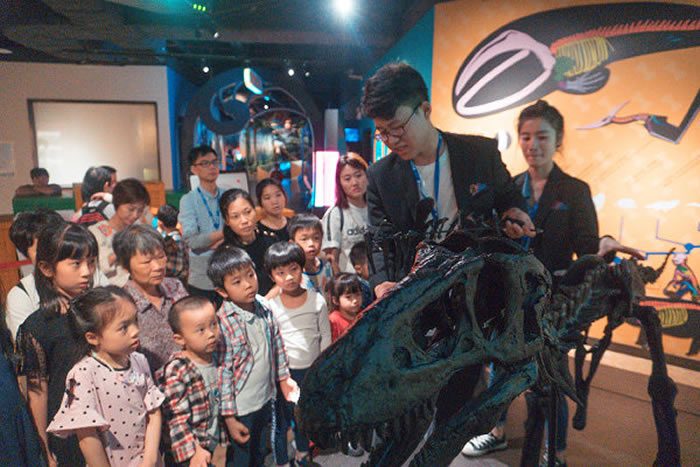 ��������Ȼ ��г����������걾չ�ֳ���ͨѶԱ��ͼ