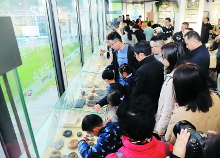 ʯ���ѧ��Ȼ���ջ�������Ͼ��۱�ɽ��԰���п�Ļʽ