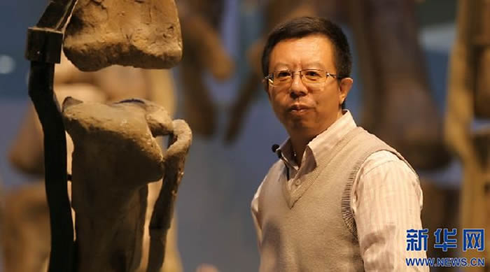 ���ɹ���Ȼ����ݹݳ������У��û�ʯ�������ɹŹ��µ���