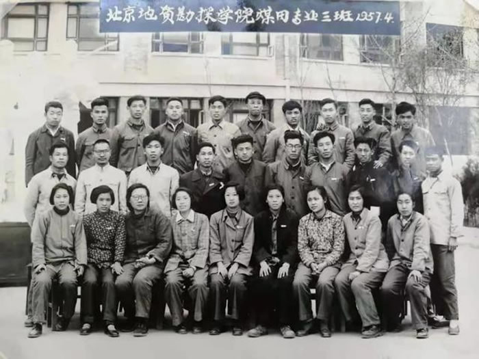 ���У�����ʮ���ഺ��дŮ���ʹ����ߵļҹ��黳