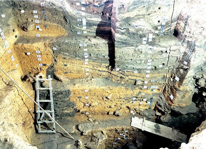 �й�����ַ����ز㣬����Ĺ�ڵھŲ㷢�֡�