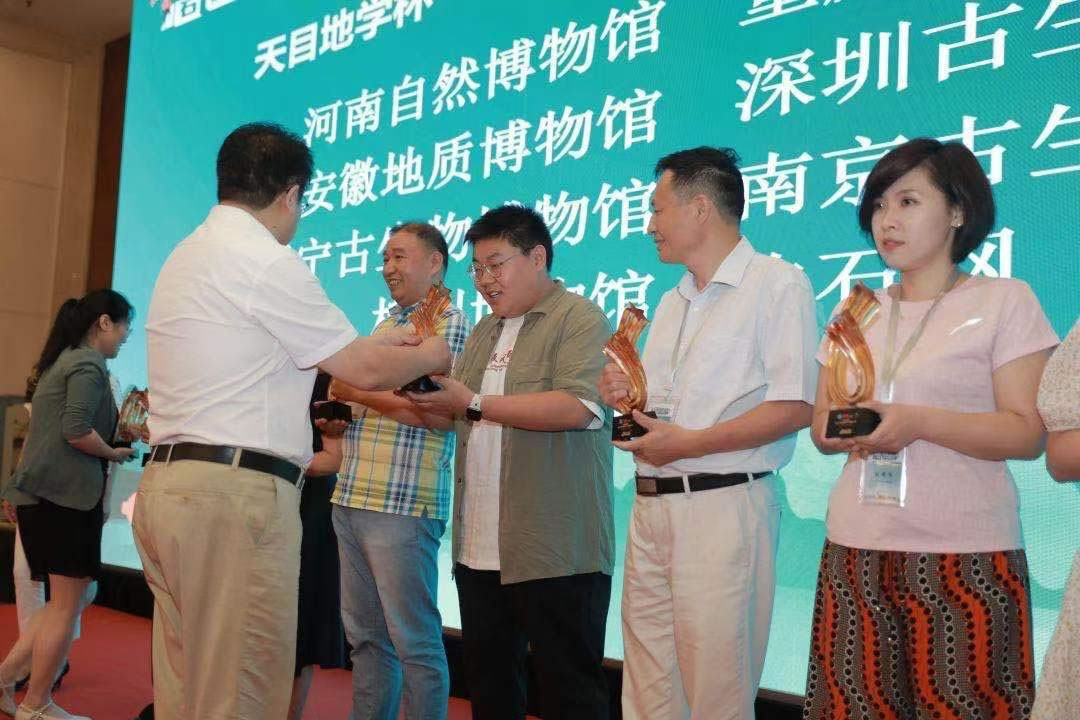 �����ձ����ھŽ�ȫ����ʯ�����ߴ���ڹ��������о���