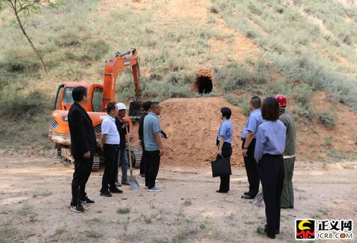 ��֬�ؼ��Ժ��֯�����ල���غͰ��������˹�ͬ������̬�޸�