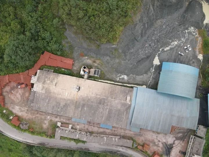 ǭ�����ݿ����п��º�ש��־����ʱ�ڵĹ����ﻯʯ���汻�ƻ�����Ҷ�桢��ʯ�Ȼ�ʯ�洦�ɼ�����ͼƬ���»�ÿ�յ�Ѷ���߽��� �㣩