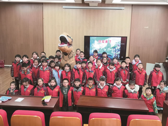 ���������ս�У԰���߽�����ӪСѧ