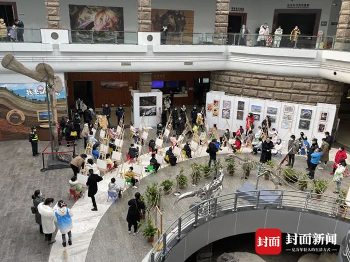 �Թ����������ӭ��һȺ����С����