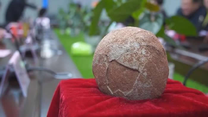 ����Ǳɽ�״η��ֿ�������ʯ