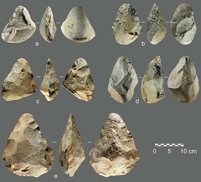 ��ɫ��ط��ֵĲ����ָ��걾��a-d����ʯΪë����e�Դ�ʯƬΪë����aΪ����ӹ���b-eΪ����ӹ���