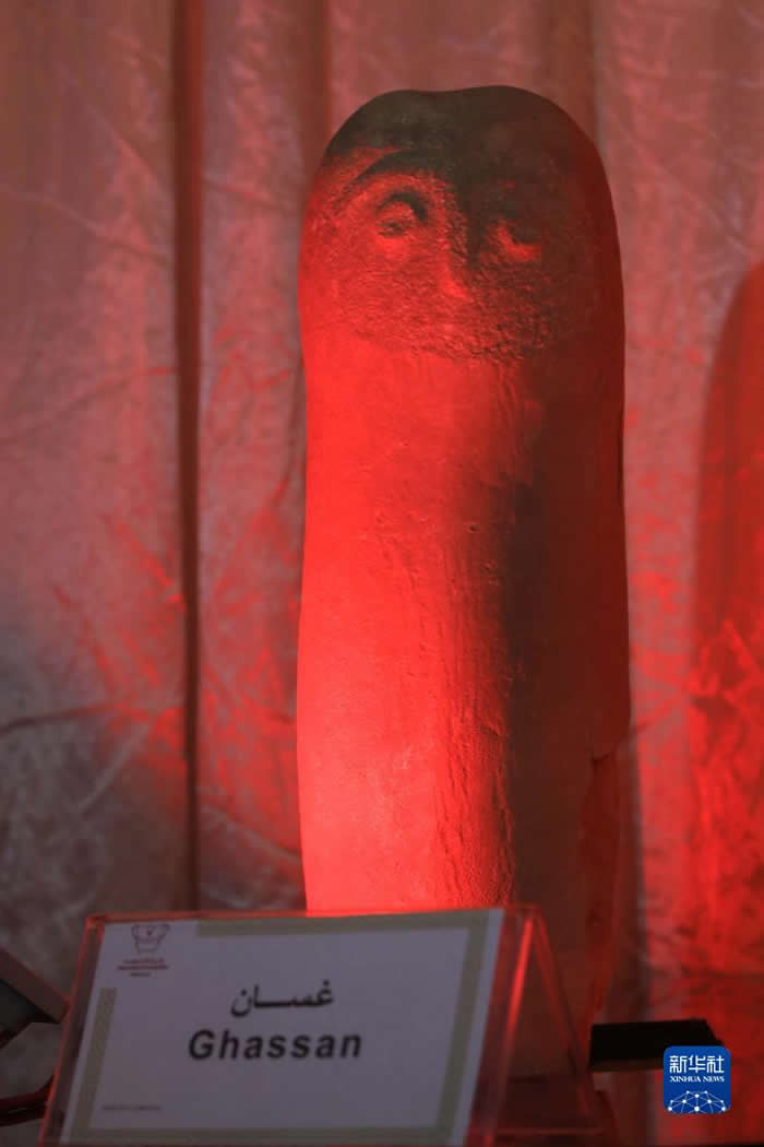 ����2��22����Լ���׶���������ĵ���ž�ϸ�����������ʯ����