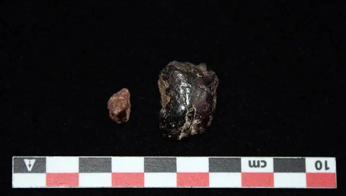 �����������ɫ��ĩ��ʯ����