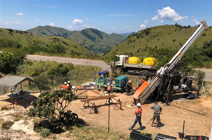 �ϷǰͲ��١������ɽ������̽��ҵ��ȡ����32����ǰ�ĵغˣ����а����˵����������һЩ½�����ͼƬ��Դ��CHRISTOPH HEUBECK