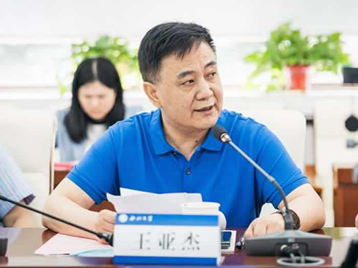 �й�������ѧ���ٿ���30��ѧ�����