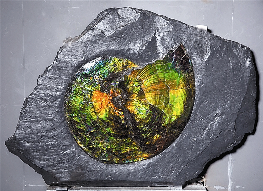 ɫ�ʰ�쵵ġ���ʯ������ʯ