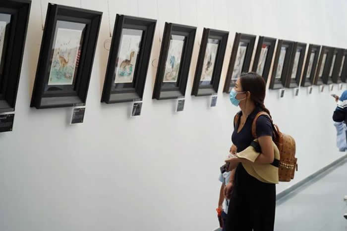 南京古生物博物馆:冷冰冰的化石可以和中国画碰撞出火花