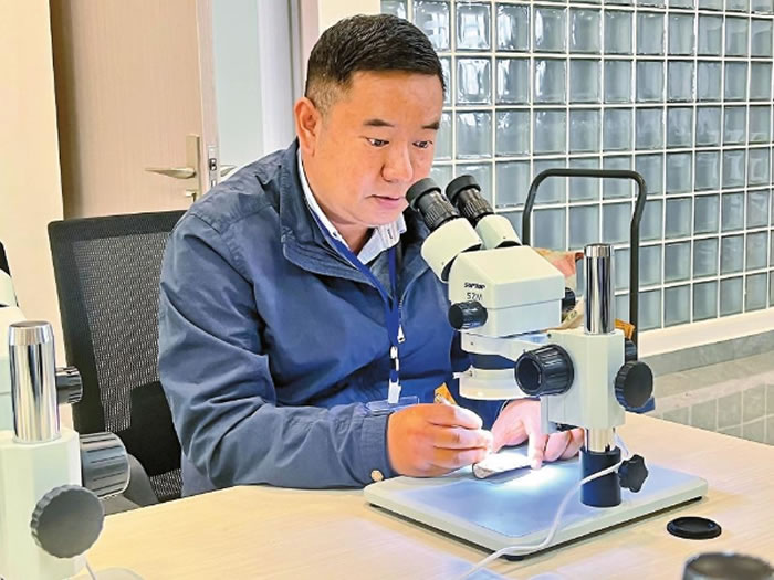 ȫ���˴�������ν���ʯ����Ȼ����ݸ��ݳ���������������һ��������ְ����