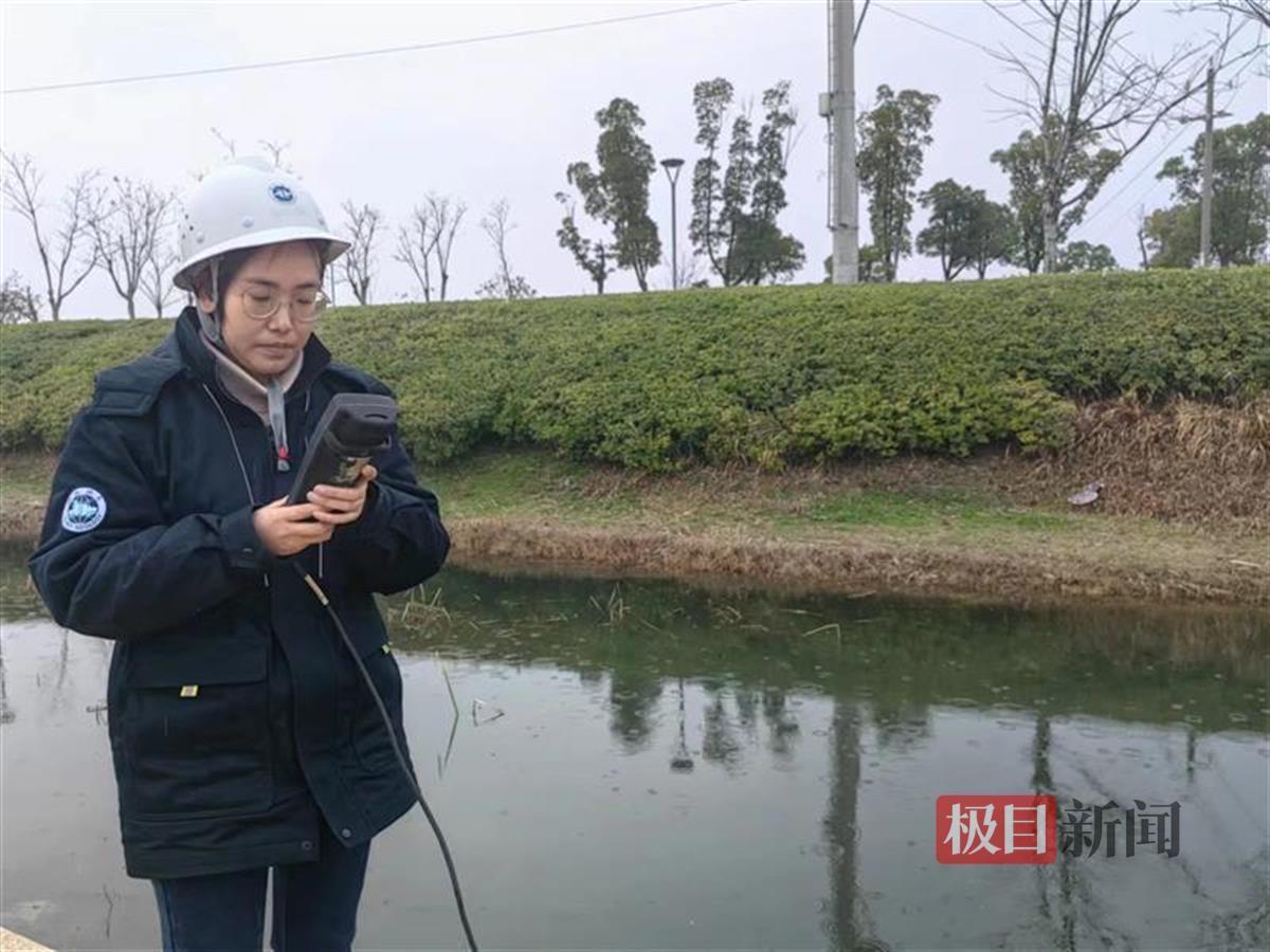 两名女性地质工作者荣获“湖北省三八红旗手”荣誉称号