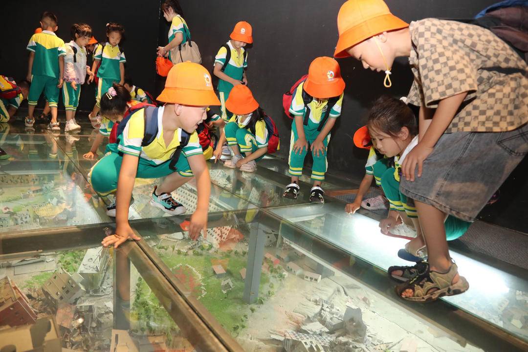 ����������ǰ��������������ʯ��ѧ�α�������