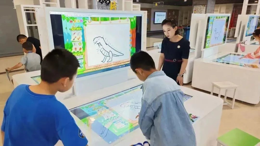 金昌市博物馆开展了“走进侏罗纪世界 绘出恐龙王国”数字化体验活动