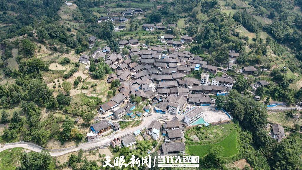 �����ظﶫ����ɴ�һ���˵ġ���ʯ������