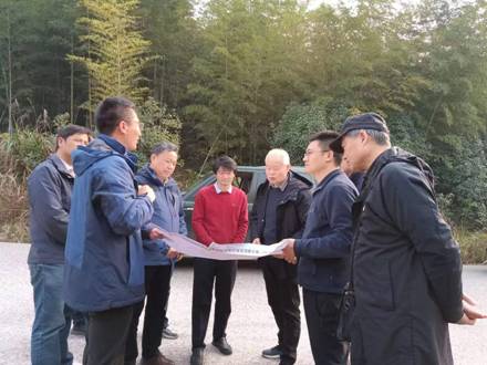 ��������º����ܱߵ�������ͻ�ʯɭ�ֲ��ص����뱣���о�����Ŀͨ��Ұ������