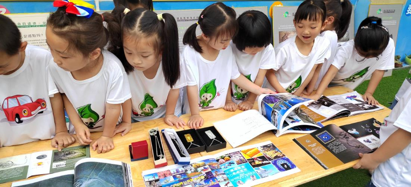 ���Ϲ�������ʯ�ݿ�չ��ʿ�����ѧ�