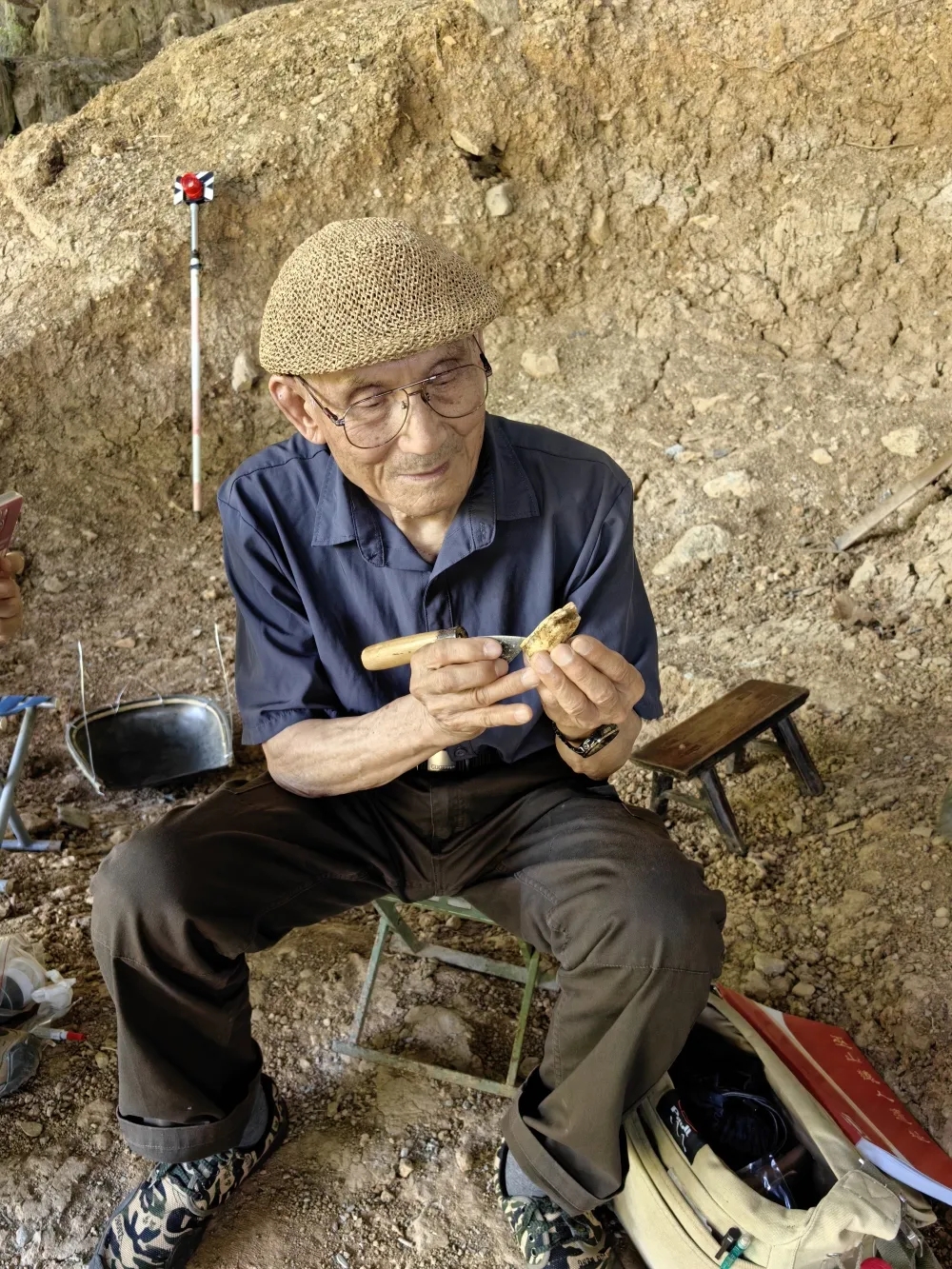 黄万波：毕生深耕古人类起源研究 91岁的他仍带队开展发掘工作