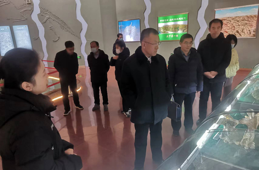 Ϋ���п�չ���Ҽ��ص㻯ʯ���ر�����������