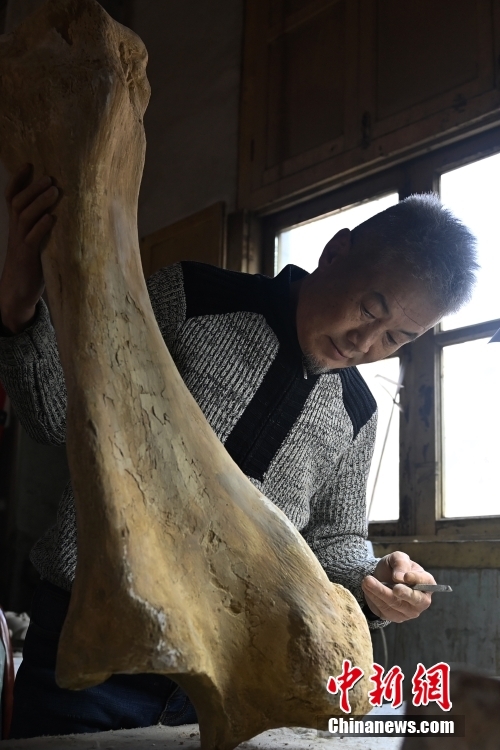 ̽�ع����ﻯʯ�޸��������䡱ְҵ������ƿ��