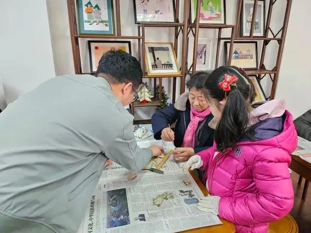 �뺣������ﻯʯ������롱�������߽�������ǰ�ĵ���