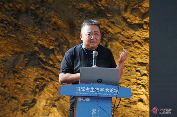 ������ר��ѧ�߻������ۡ��ν�����Ⱥ����40����ϵ�л�������ʹ�����ѧ����̳��