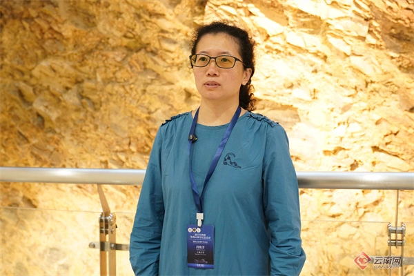 ������ר��ѧ�߻������ۡ��ν�����Ⱥ����40����ϵ�л�������ʹ�����ѧ����̳��