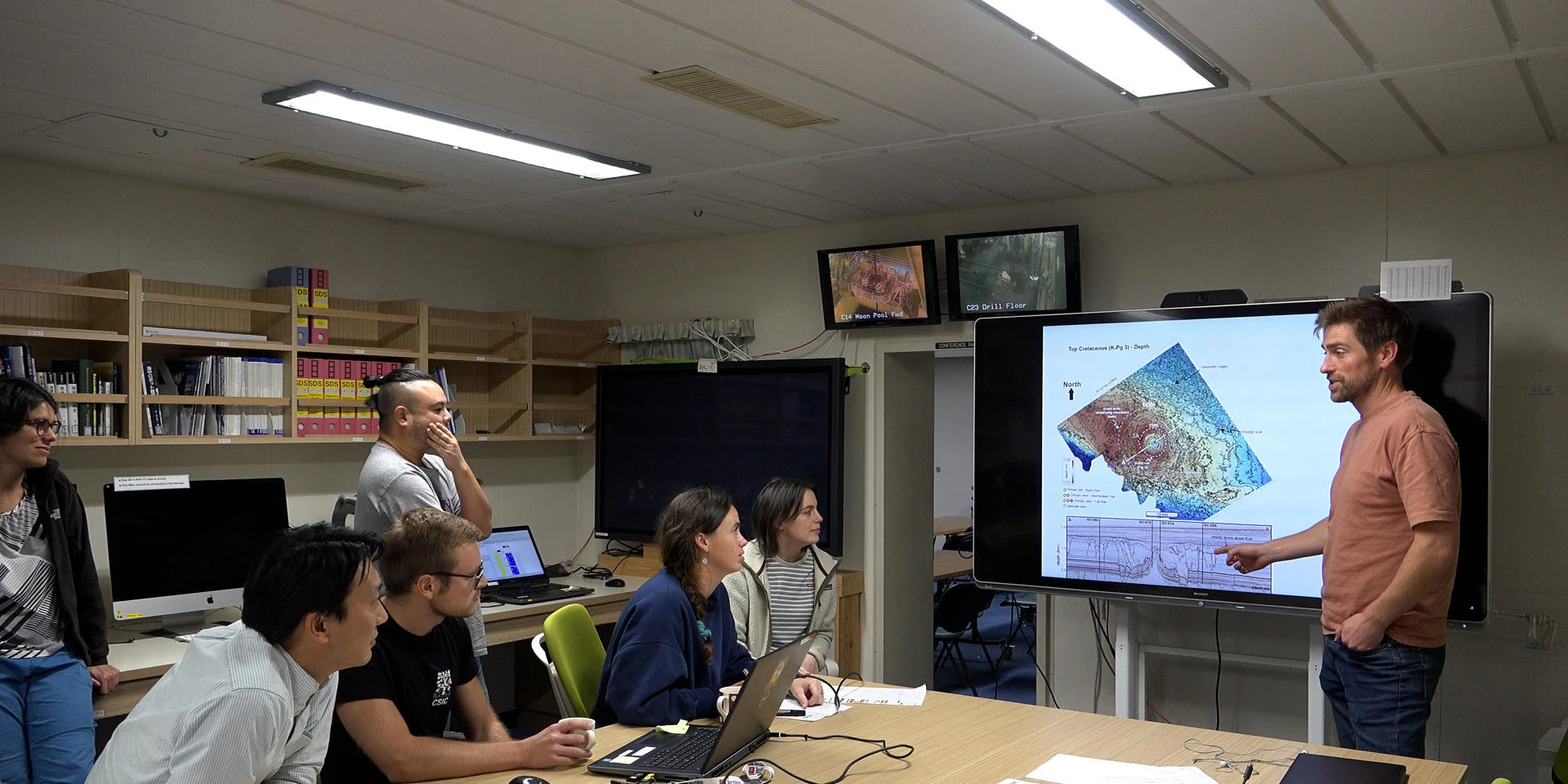 ���������ԡ����¡���ϸ�ڲ�׽���������·���Ӣ�ﳤ��С����ײ����